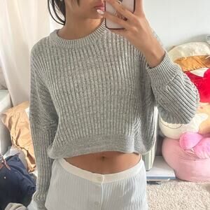 UO Urban Outfitters Gray Long Sleeve Knit Crop Sweater Size XS Extra Small